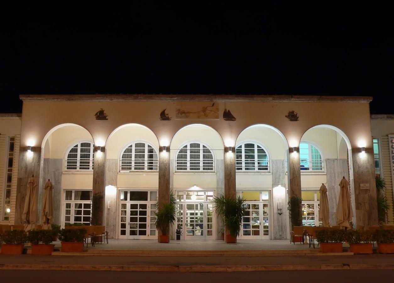 Hotel Luana Viareggio Exterior photo
